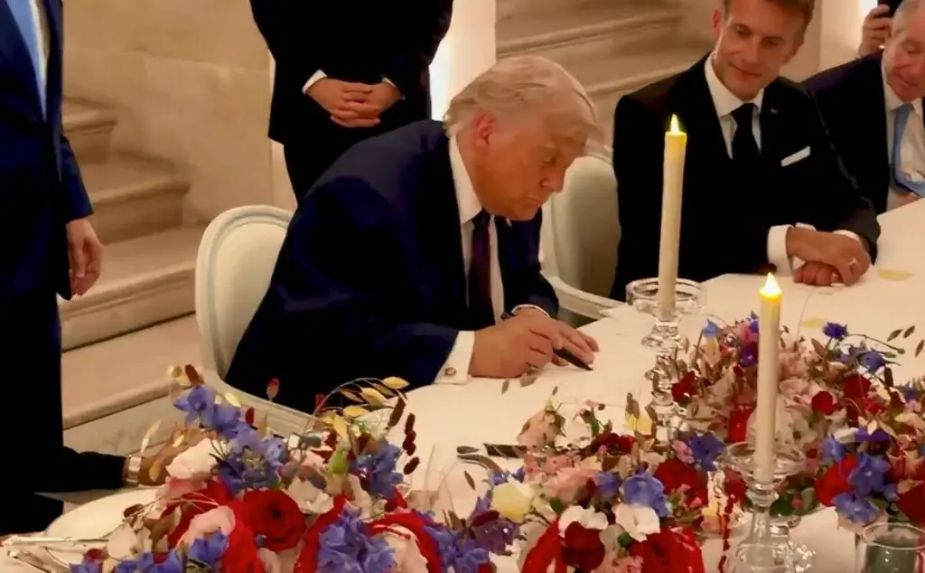 Trump firma acuerdo de entendimiento entre EU e Irán, para terminar la guerra